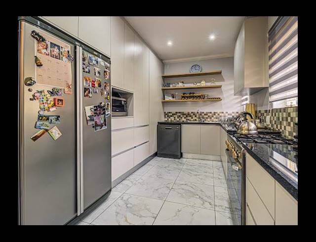 9 BEDROOM HOUSE FOR SALE IN BRACKENHURST